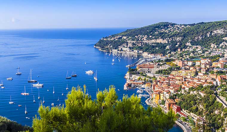 Der Hafen von Nizza an der Cote d'Azur, Frankreich.